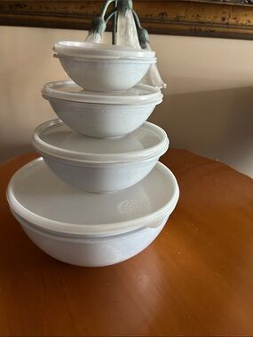 Light Grey Nesting Mixing Bowls Set with Airtight Lids